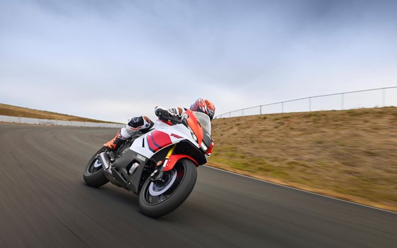 Neufahrzeug Yamaha R7 35 kW - Bild 3
