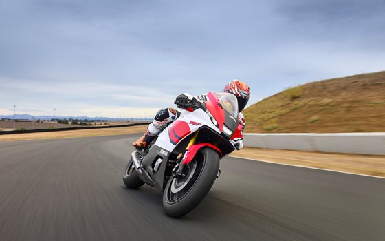 Neufahrzeug Yamaha R7 35 kW - Bild 5