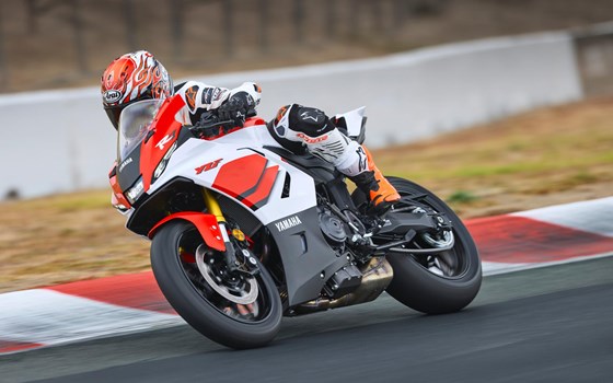 Neufahrzeug Yamaha R7 35 kW - Bild 6