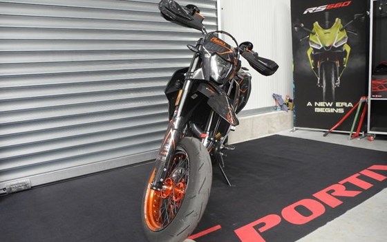 Gebrauchtmotorrad KTM 690 SMC R - Bild 3