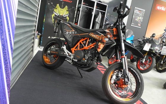 Gebrauchtmotorrad KTM 690 SMC R - Bild 5