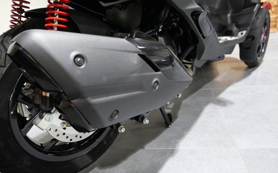 Gebrauchtmotorrad Piaggio MP3 400 Sport - Bild 9