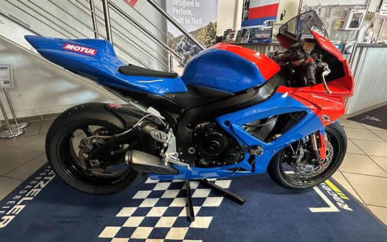 Gebrauchtmotorrad Suzuki GSX-R 750 - Bild 2
