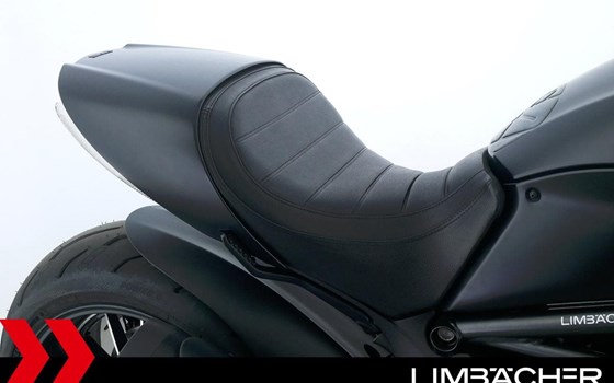 Gebrauchtmotorrad Ducati Diavel 1200 Dark - Bild 23
