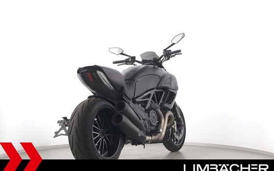 Gebrauchtmotorrad Ducati Diavel 1200 Dark - Bild 8