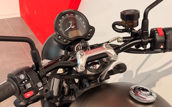 Gebrauchtmotorrad Triumph Street Twin - Bild 10