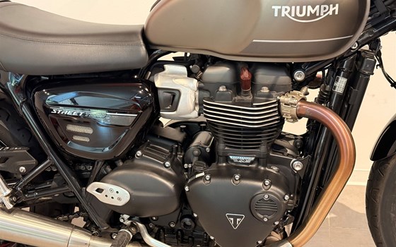 Gebrauchtmotorrad Triumph Street Twin - Bild 20
