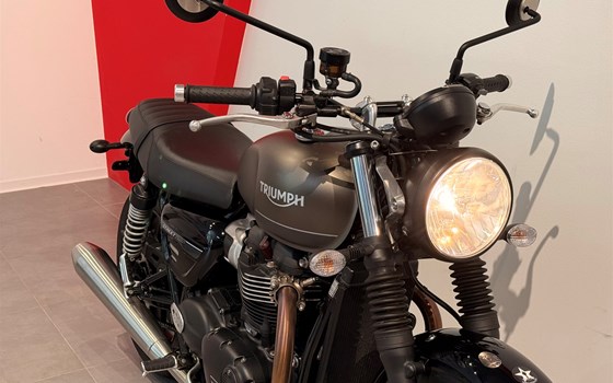 Gebrauchtmotorrad Triumph Street Twin - Bild 21