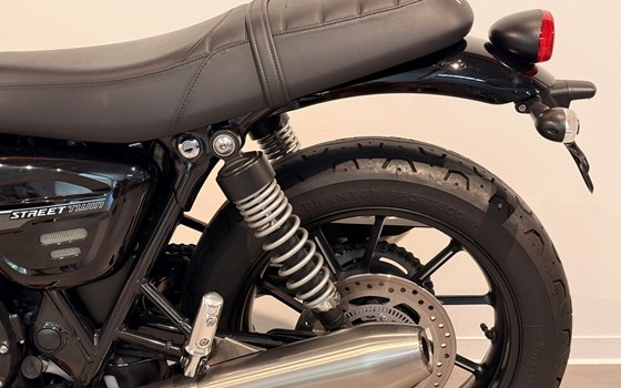 Gebrauchtmotorrad Triumph Street Twin - Bild 7