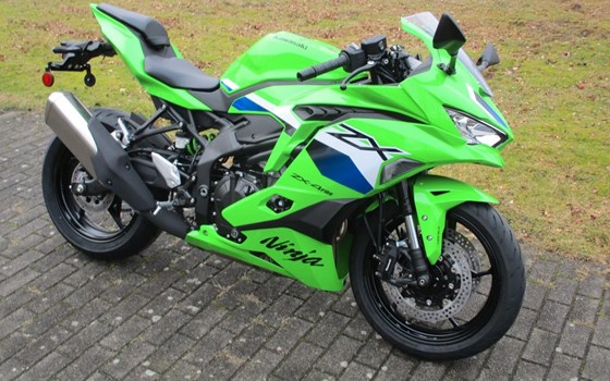 Neufahrzeug Kawasaki Ninja ZX-4RR - Bild 1