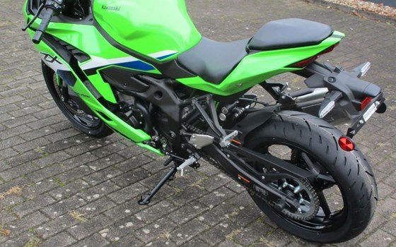 Neufahrzeug Kawasaki Ninja ZX-4RR - Bild 3