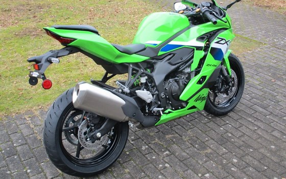 Neufahrzeug Kawasaki Ninja ZX-4RR - Bild 4