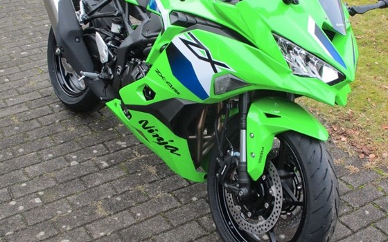 Neufahrzeug Kawasaki Ninja ZX-4RR - Bild 6