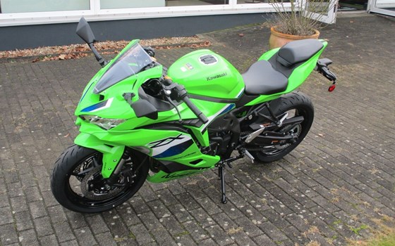 Neufahrzeug Kawasaki Ninja ZX-4RR - Bild 8