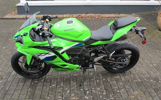 Neufahrzeug Kawasaki Ninja ZX-4RR - Bild 9