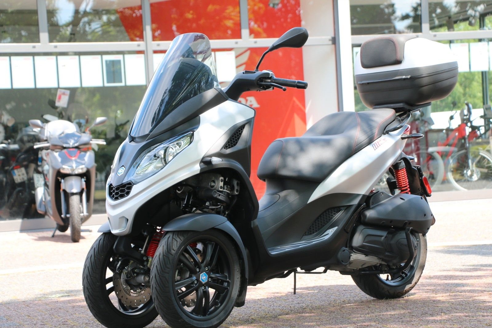 Piaggio MP3 300 HPE Sport