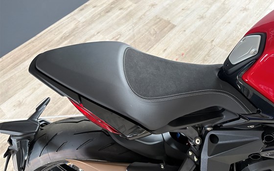 Neufahrzeug MV Agusta Dragster 800 R - Bild 10