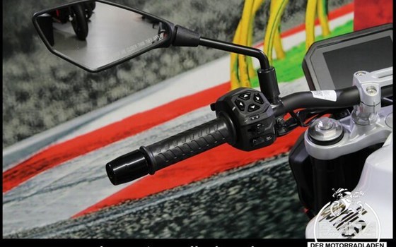 Neufahrzeug Aprilia Tuono 457 - Bild 13