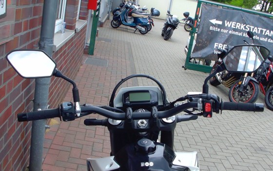 Gebrauchtmotorrad Suzuki DR-Z4SM - Bild 11