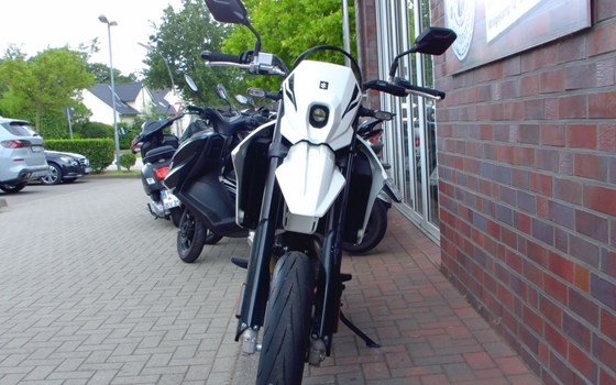 Gebrauchtmotorrad Suzuki DR-Z4SM - Bild 3