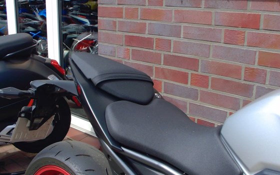 Gebrauchtmotorrad Suzuki GSX-8S - Bild 10