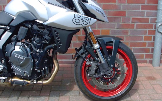 Gebrauchtmotorrad Suzuki GSX-8S - Bild 8