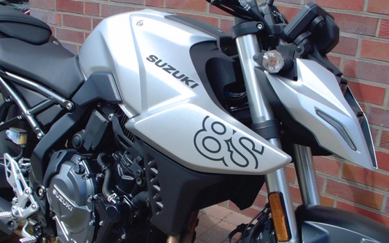 Gebrauchtmotorrad Suzuki GSX-8S - Bild 9