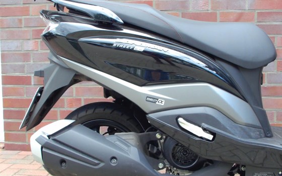 Gebrauchtmotorrad Suzuki Burgman 125 - Bild 5