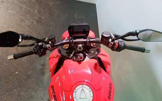 Gebrauchtmotorrad Ducati Streetfighter V2 S - Bild 4