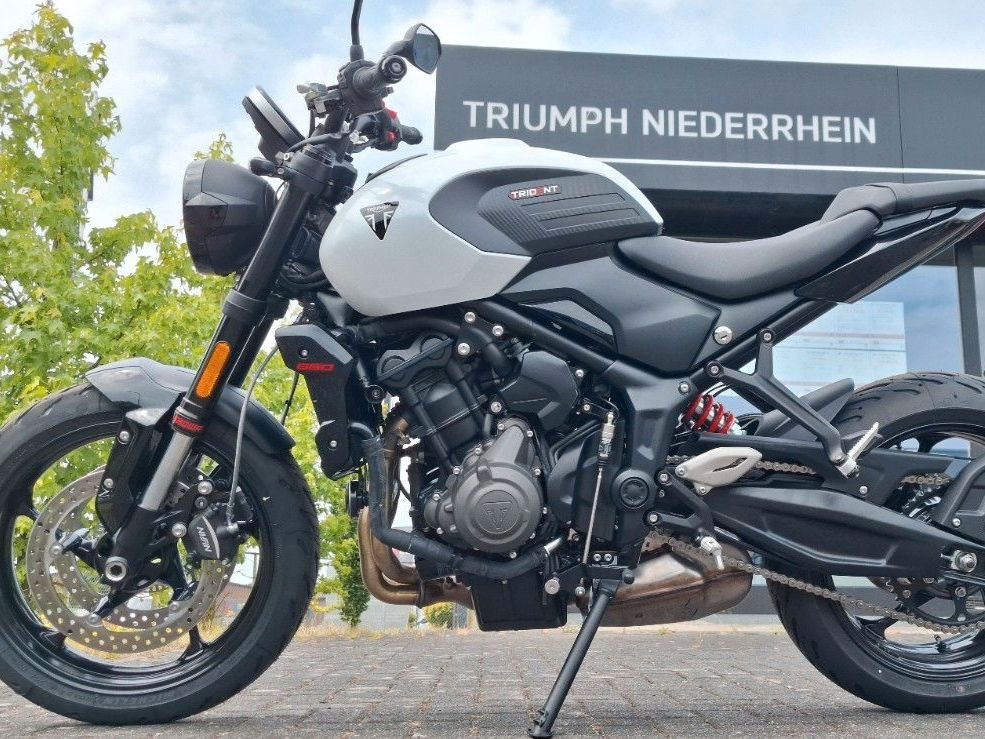 Triumph Trident 660