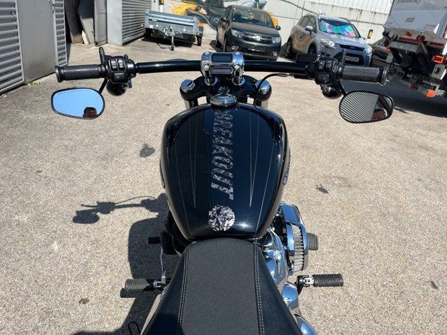 Harley-Davidson Softail Breakout 114 FXBRS (schwarz) - Bild 11