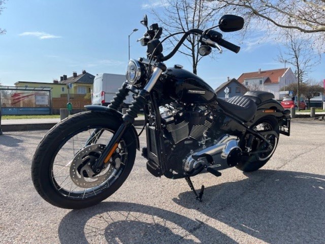 Harley-Davidson Softail Street Bob 114 FXBBS (schwarz) - Bild 9