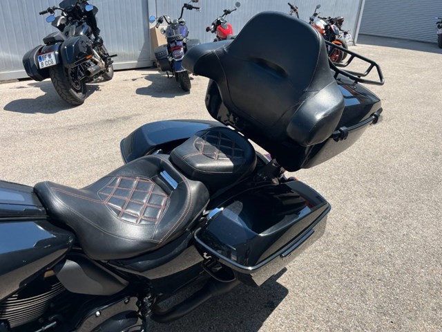 Harley-Davidson Touring Road Glide ST (schwarz) - Bild 11