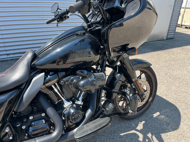 Harley-Davidson Touring Road Glide ST (schwarz) - Bild 4