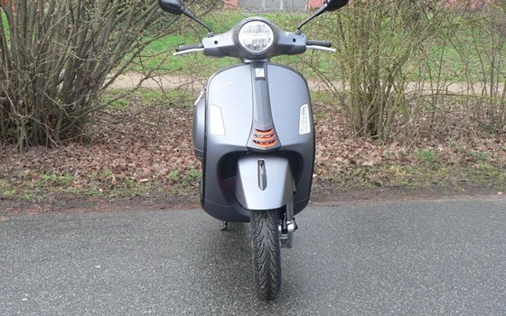 Neufahrzeug Vespa GTS 125 i.e. Super Sport - Bild 2