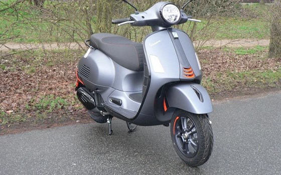 Neufahrzeug Vespa GTS 125 i.e. Super Sport - Bild 3