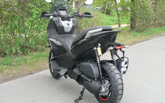 Neufahrzeug Aprilia SR GT 400 - Bild 9