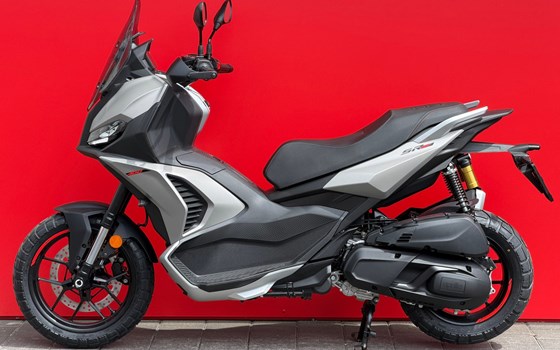 Motorrad Occasion Aprilia SR GT 400 - Bild 2