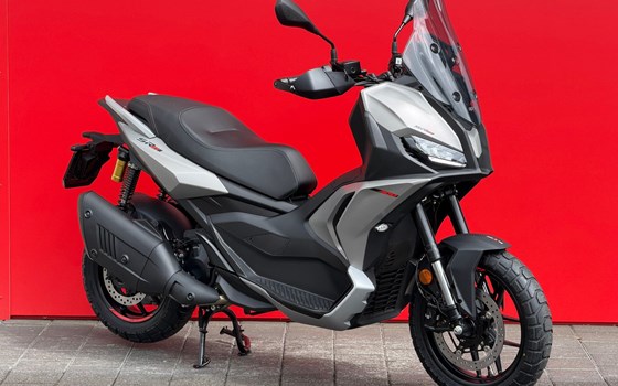 Motorrad Occasion Aprilia SR GT 400 - Bild 3