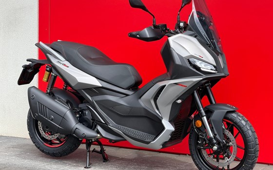 Motorrad Occasion Aprilia SR GT 400 - Bild 8