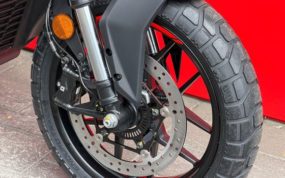 Motorrad Occasion Aprilia SR GT 400 - Bild 9