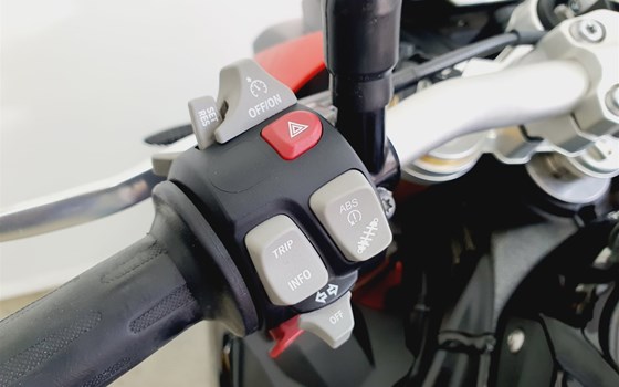 Gebrauchtmotorrad BMW S 1000 R - Bild 10