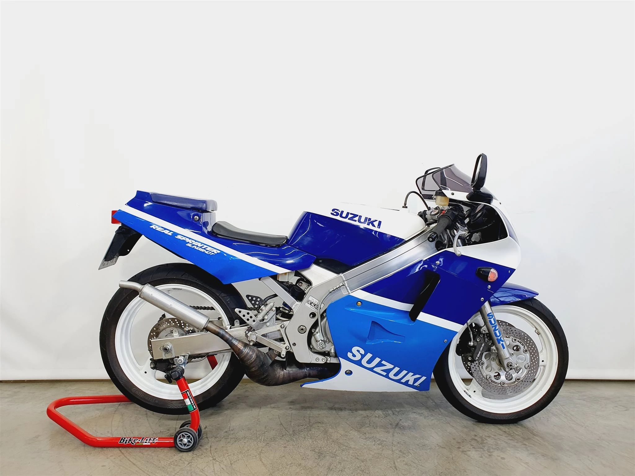 Suzuki RGV 250