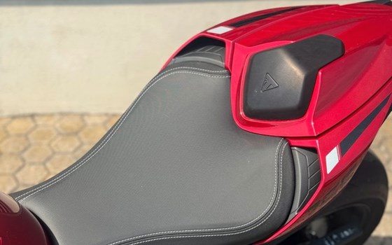 Gebrauchtmotorrad Triumph Street Triple RS - Bild 7