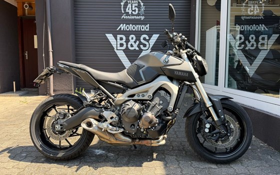 Gebrauchtmotorrad Yamaha MT-09 - Bild 1