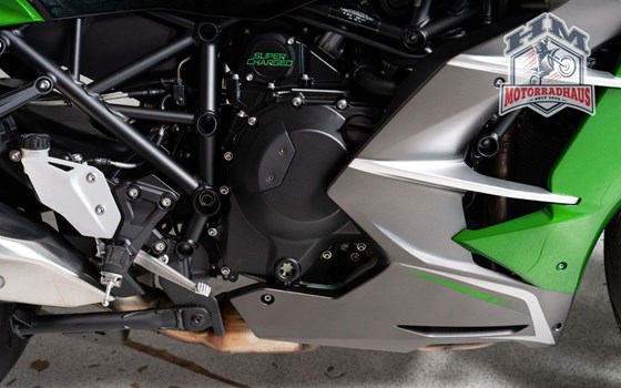 Gebrauchtmotorrad Kawasaki Ninja H2 SX SE - Bild 8
