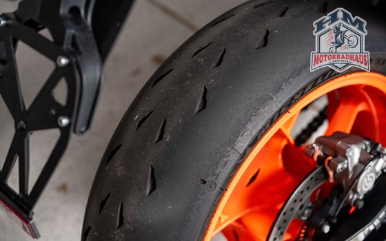 Gebrauchtmotorrad KTM 890 Duke R - Bild 12