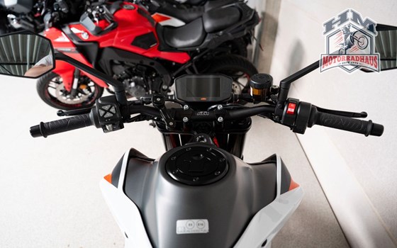 Gebrauchtmotorrad KTM 890 Duke R - Bild 5
