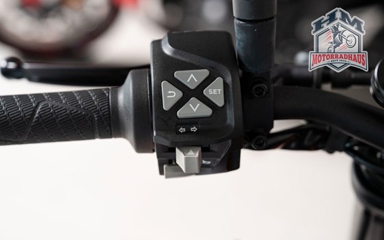 Gebrauchtmotorrad KTM 890 Duke R - Bild 6