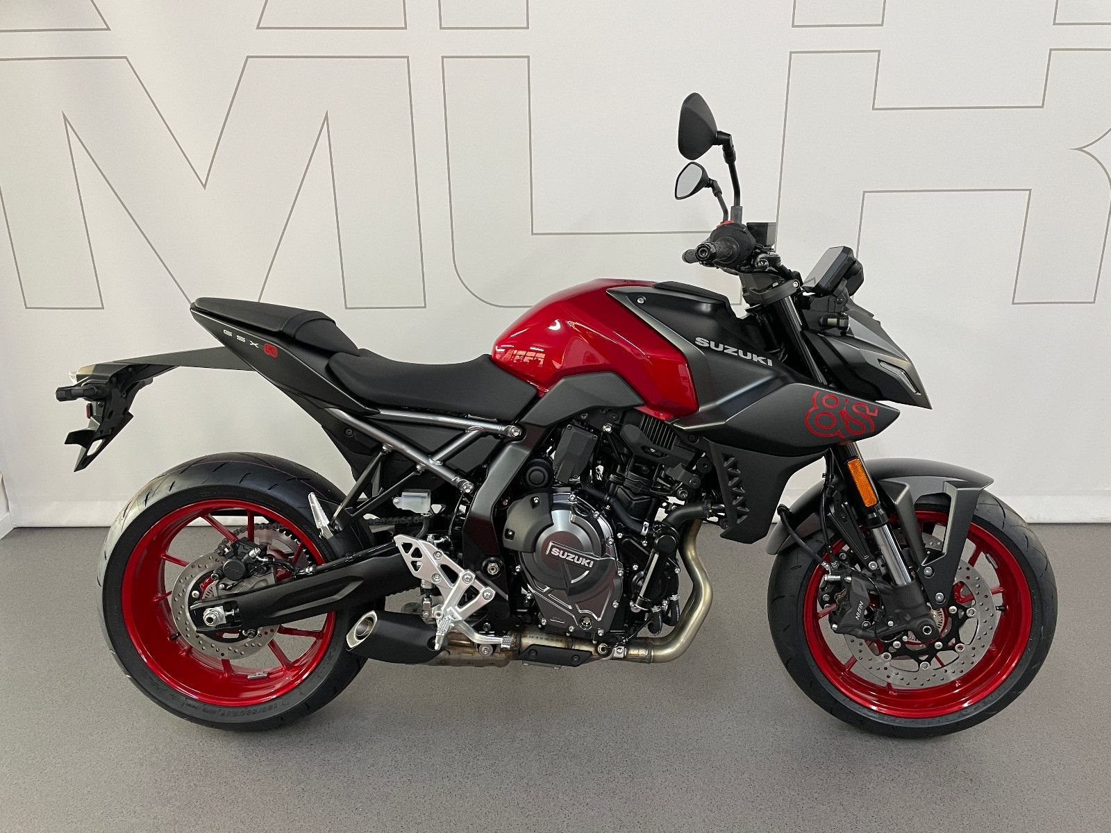 Suzuki GSX-8S